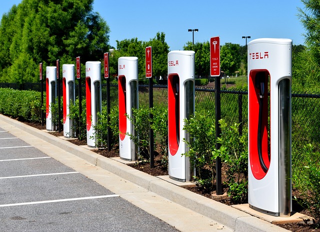 E-vehicle charging stations in poor condition in Kanpur