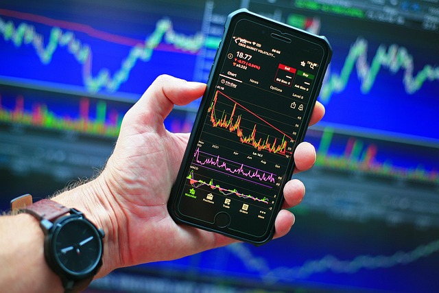 TCS, HDFC Life, Cipla के शेयर: विश्लेषकों की सलाह